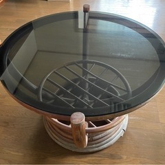 ハワイアン家具　ガラステーブル