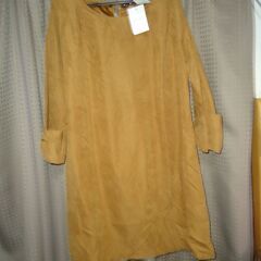 スエード調　チュニック　古いですが　未使用品です　　５９００円値札？