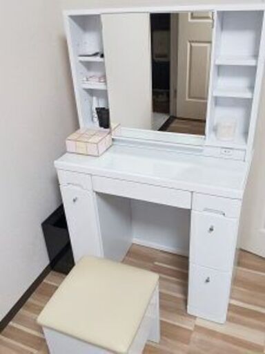 ニトリの化粧台+椅子