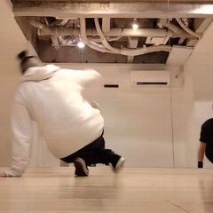 社会人未経験、初心者専門ブレイクダンススクール！現役パーソナルトレーナーがご案内、少人数（定員5〜6名）なので初めての方も安心して参加出来ます！の画像