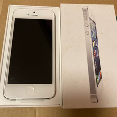 11/19~30期間限定値下げ！【新品】iPhone5 白 32GBの画像