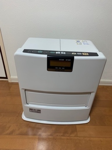 コロナ製2018年モデル　石油ファンヒーター
