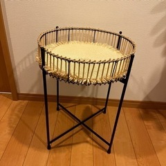 サイドテーブル