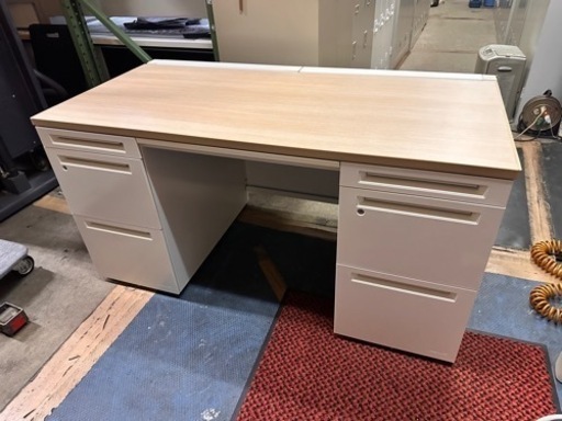 定価18万　オカムラ　両袖机　アドバンス　幅140 奥70 高さ72cm