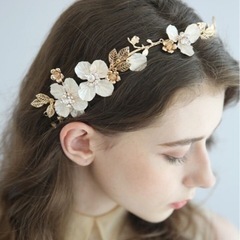 新品開封済み☆フラワーカチューシャ♡服/ファッション アクセサリ...