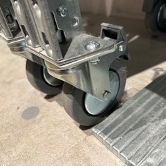 格安！メタルシステムキャスター付 (METALSISTEM)5段W1200 H1970（イタリア製）の画像