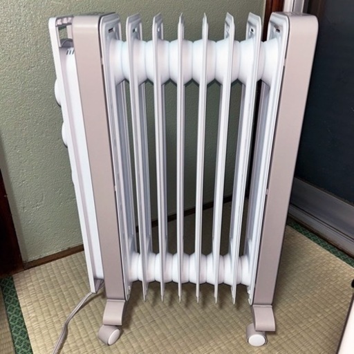 早い者勝ち❗️De'Longhi オイルヒーター 木造5畳/コンクリート8畳【美品】