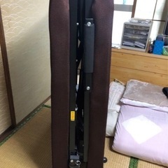 折りたたみ式　リクライニング付きベットの画像