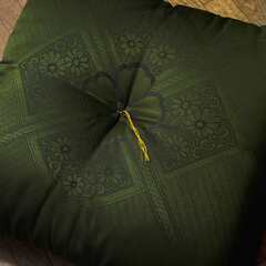 【１３日の現地手渡し限定】　客用座布団　厚みある高級もの3点の画像