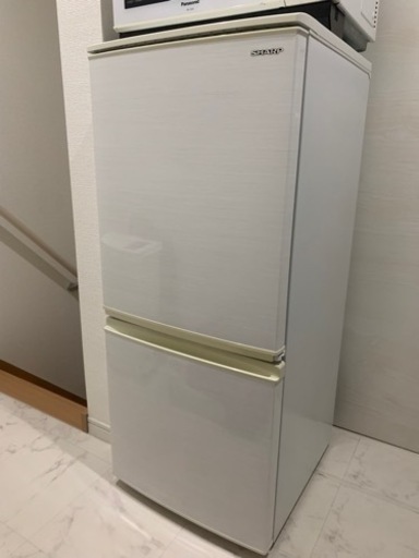 SHARP 冷蔵庫　137L 左右付け替え