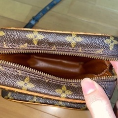 ルイヴィトン バッグ アマゾン ショルダーバッグ LVの画像