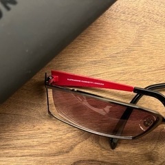 katharine hamnett london サングラスの画像