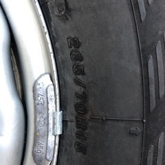 スタッドレスタイヤ＋ホイール　ハイラックスの画像