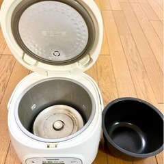 【東芝】3合炊きマイコン炊飯ジャー RC-5YPVの画像