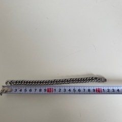 ステンレスのブレスレットの画像