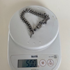 ステンレスのブレスレットの画像