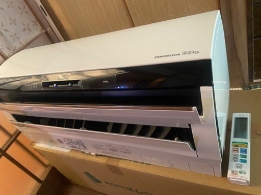 ルームエアコン室外機