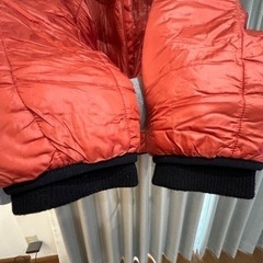 GAPのダウンジャケットの画像