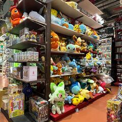 函館・北斗市 エンターテイメント リサイクルショップ 萬屋七重浜店 玩具コーナー 特撮 アニメ フィギュア ミリタリー プラモデル 等 − 北海道