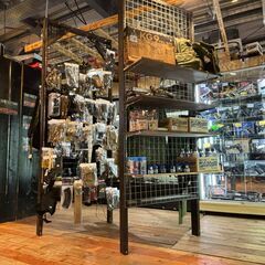 函館・北斗市 エンターテイメント リサイクルショップ 萬屋七重浜店 玩具コーナー 特撮 アニメ フィギュア ミリタリー プラモデル 等 - 地元のお店