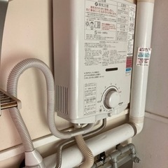 瞬間湯沸かし器の画像