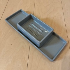 石鹸や小物置きに！【陶器】の画像