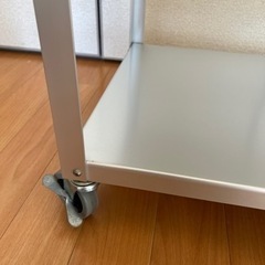 ＜無印良品アルミ ローテーブル ワゴン 大　組立式＞の画像