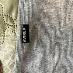 早めの取引希望値下げ中古AVIREXパーカー(グレー)の画像