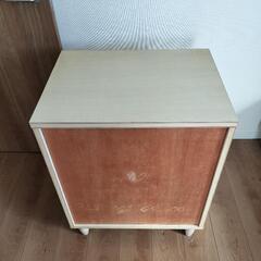 キャビネット　天然木　ウォールナットの画像