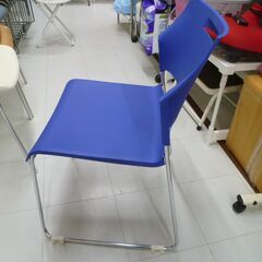 ミーティングチェア 幅49×奥行52×高さ77cm ブルー 会議用 スタッキングチェア 椅子 苫小牧西店の画像