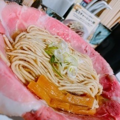 東京にいるんですが、誰かラーメン食べにいきましょ！