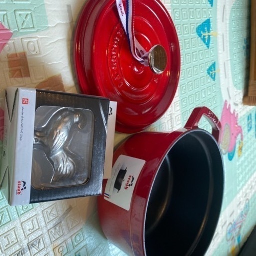 値下げしました。ストゥブ鍋　未使用品