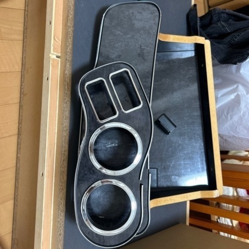 ワゴンRスティングレーフロントテーブル