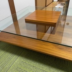 ⭐︎お値段交渉OK⭐︎ ガラスローテーブル(大きめ)の画像