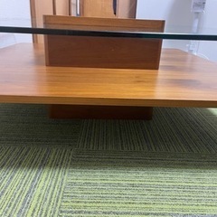 ⭐︎お値段交渉OK⭐︎ ガラスローテーブル(大きめ)の画像