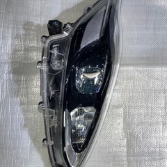アクア NHP10 中期 純正 右 ヘッドライト 中古品 トヨタ アクア 純正ヘッドライト左右セット ハロゲン 中古品 ヘッド