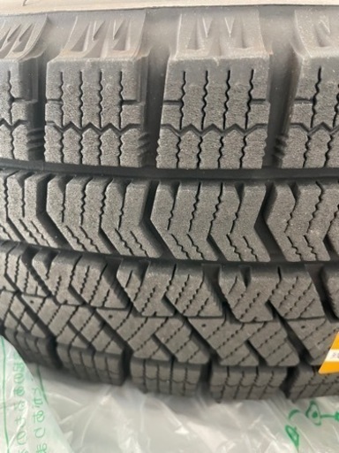 スタッドレスタイヤ　BLIZZAK VRX2