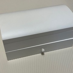 アクセサリーケース　白色　鏡付き