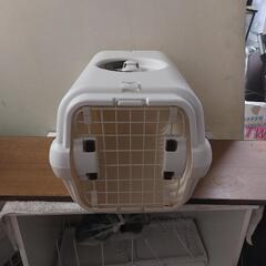 猫、子犬用持ち運びのかごの画像