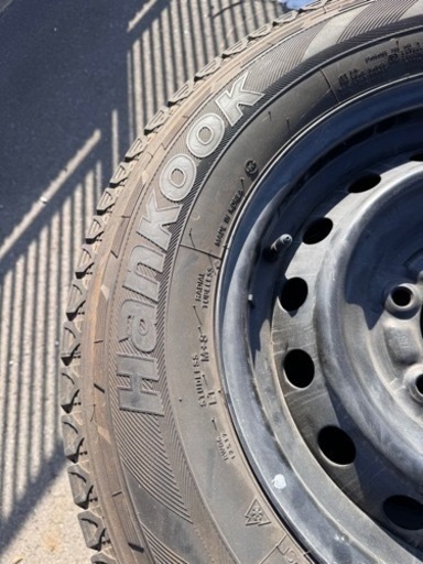 ハイエース用スタッドレス195/80R15ホイール付きですぐ使えます