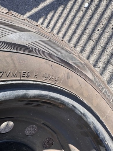ハイエース用スタッドレス195/80R15ホイール付きですぐ使えます