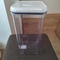 OXXO プラスチック保存容器の画像