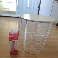 ワイヤーテーブル　収納テーブル　バスケットの画像