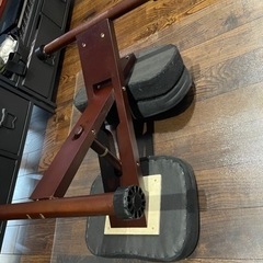 【無料】姿勢矯正チェア※足の1箇所のネジが不具合ありの画像