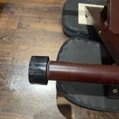 【無料】姿勢矯正チェア※足の1箇所のネジが不具合ありの画像