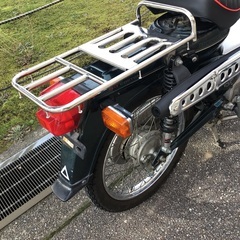 ホンダ　スーパーカブカスタム　アップマフラー　タックロールシート　タイヤ前後バリ山　4速カブの画像