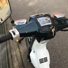 ホンダ　スーパーカブカスタム　アップマフラー　タックロールシート　タイヤ前後バリ山　4速カブの画像
