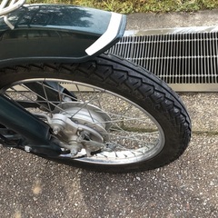 ホンダ　スーパーカブカスタム　アップマフラー　タックロールシート　タイヤ前後バリ山　4速カブの画像