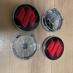 スズキホイールキャップ　赤黒の画像