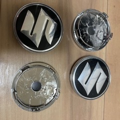 スズキホイールキャップ　銀黒の画像